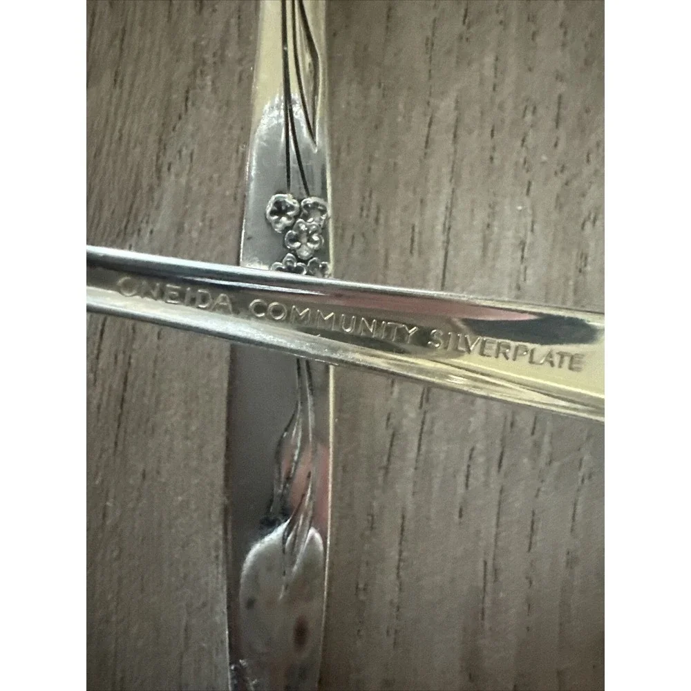 Oneida Community Silverplate 1960 Enchantment Gentle‎ Rose 4 Teaspoons